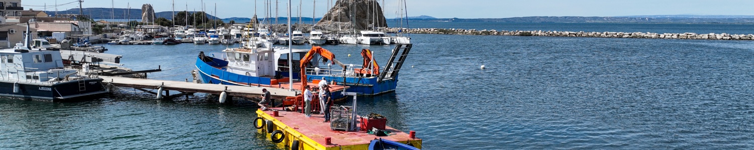 Boat handling in the Mediterranean – lifting and launching on the Etang de Berre in Provence